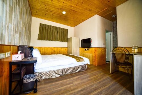 Classic Double Room image 1
