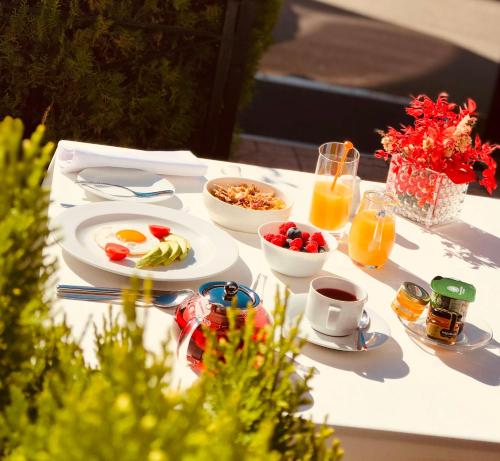 Mak Albania Hotel - image 9