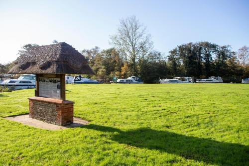 Sutton Staithe Hotel