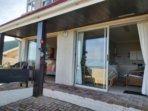 The Sparrow's Nest Beach-Front Self-catering The Sparrow's Nest Beach-Front Self-catering