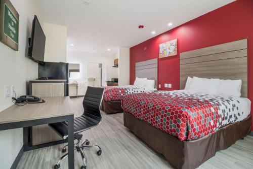 Econo Lodge Inn & Suites Humble FM1960 - IAH Airport in Humble, USA