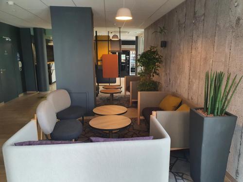 B&B Hôtel Ouistreham - image 12