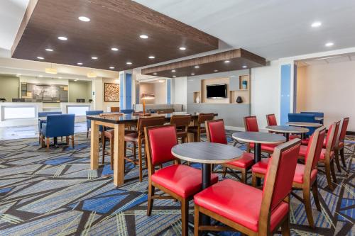 Food and beverages, Holiday Inn Express - Albert Lea By IHG in Albert Lea (MN)