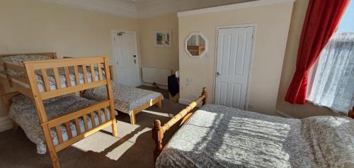 sunnylodge - main image