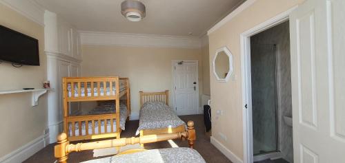 sunnylodge - image 9