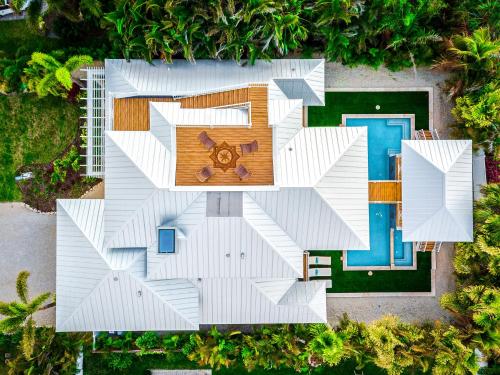Bevin's Beach House by AMI Locals - image 2