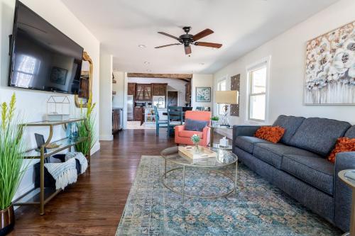 Own The Day Lodge - Both Houses - image 12