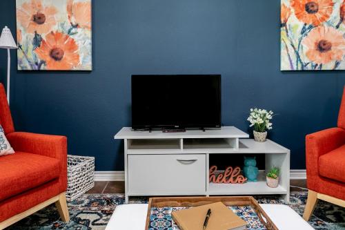 Own The Day Lodge - Both Houses - image 6