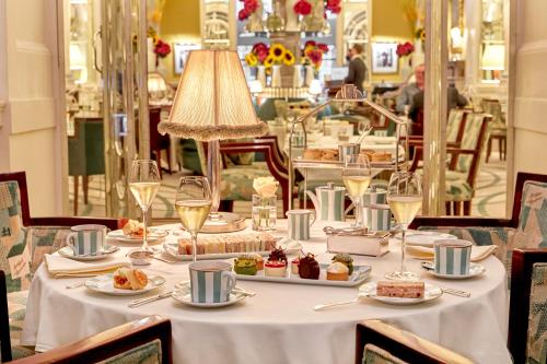 Claridge's - image 11