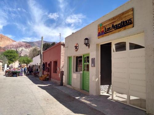 . Los Agustinos