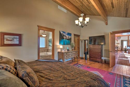 Grinning Bear Lodge with Deck 5Mi to Resort! - image 6