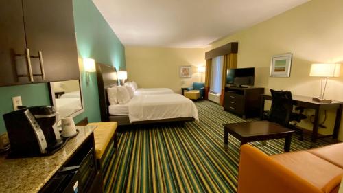 Holiday Inn Express Hotel & Suites Orlando East-UCF Area, an IHG Hotel