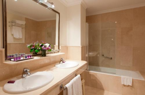 Hotel Doña María - image 2