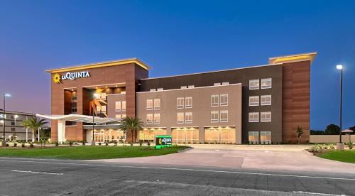 La Quinta Inn & Suites by Wyndham Texas City I 45 - 숙소 외관