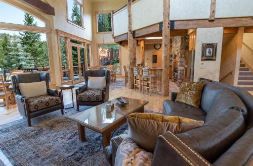 Ravenstone Home Riverfront Luxury in Breckenridge, USA