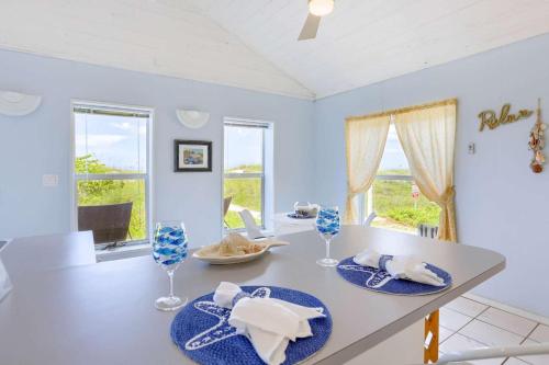 Binnie’s Beachfront Bungalow in Clearwater Beach, USA