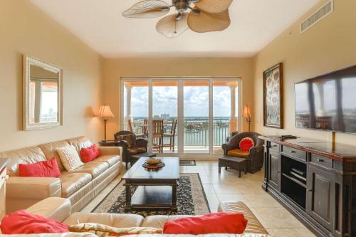 801 Harborview Grande in Clearwater Beach, USA
