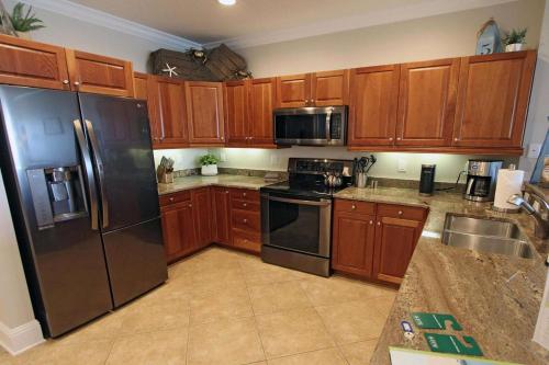 807 Harborview Grande - main image