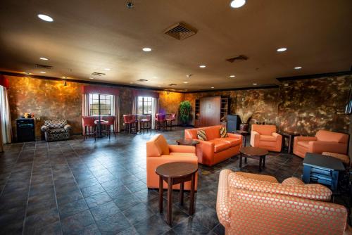 Best Western PLUS Cimarron Hotel & Suites