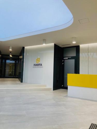 Apartement Blanc Harfa design - image 14