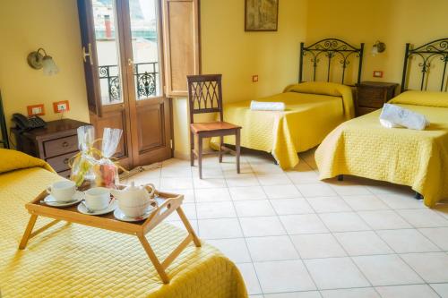 room detail thumbnail 1