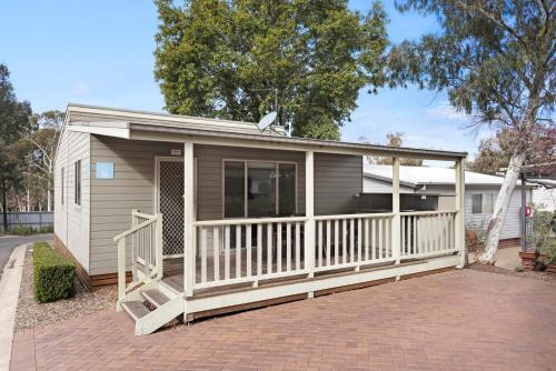 3 bedrooms, 5 beds