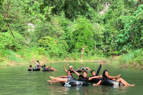 Khao Sok Riverside Cottages