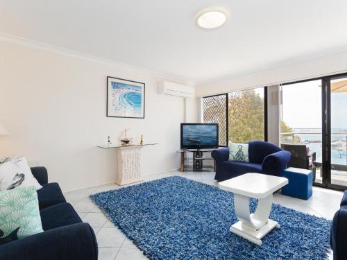 B&B Nelson Bay - Paradiso 2 beautiful unit with stunning water views and pool - Bed and Breakfast Nelson Bay
