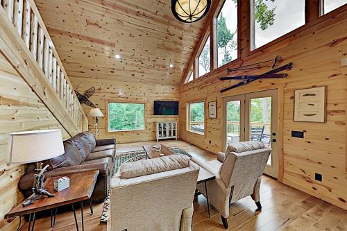 Serenity Now - Large Cabin with Hot Tub & Balconies cabin - image 2