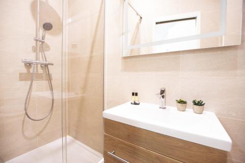 GuestReady - Bright and Spacious Apartment near Eiffel Tower