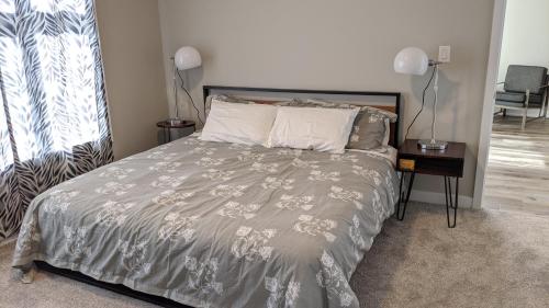 1 king bed, 1 sofa bed