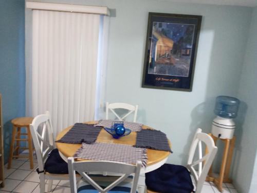 Blue House in Valle Verde