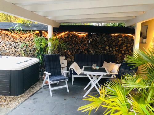 Apartment TinyHouse mit Pool, Outdoor Whirlpool und Garten in Petershagen/Eggersdorf