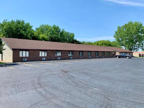 Executive Inn - image 14