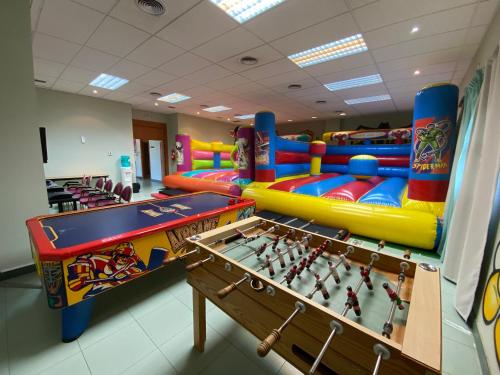 兒童遊樂場, 拉薩運動酒店 (Hotel Lasa Sport) in 索里亞