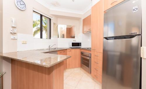 One-Bedroom Apartment image 9