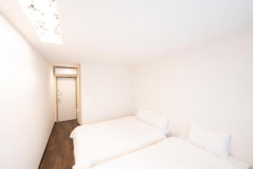 Triple Room with City View