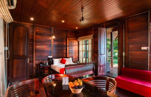 Cyrus Lake Haven in Muhamma