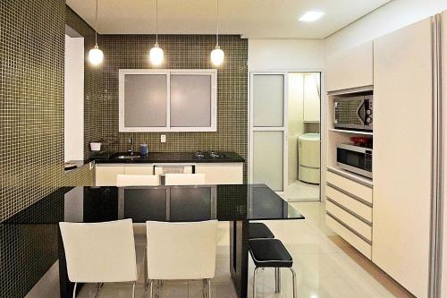 Apartment image 8