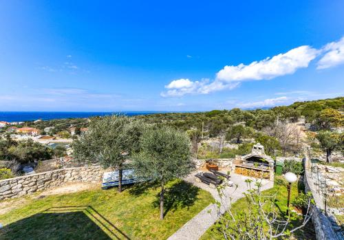  Apartment Tia in Lun