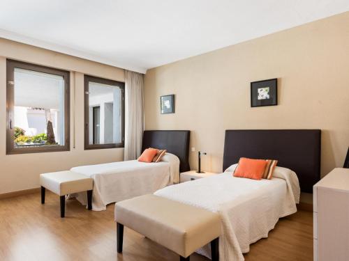 Luxury villa 4 puerto banus