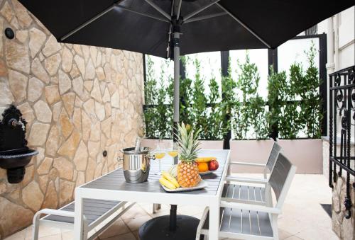 LHP Suite Napoli Parco Margherita - image 5