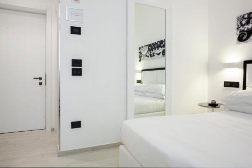 LHP Suite Napoli Parco Margherita - image 7