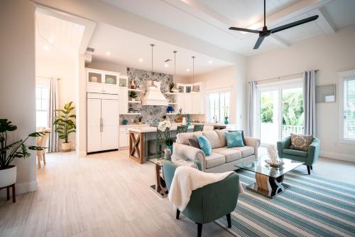 Feelin' Beachy by AMI Locals - image 8
