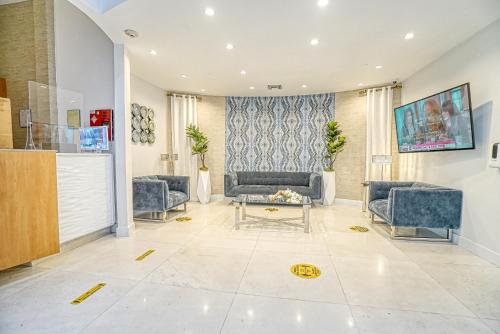 Deluxe apartments at the Congress thumb 2