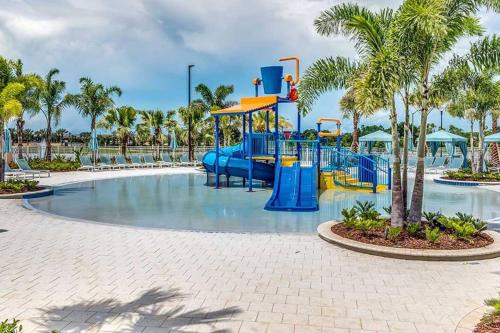 7BR Mansion - Family Resort - Private Pool, Hot Tub, BBQ!