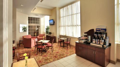 Holiday Inn Express Baltimore-Downtown