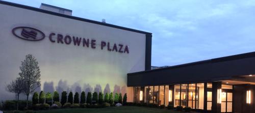 Crowne Plaza Hotel Chicago-Northbrook