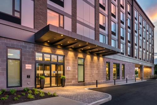 홀리데이 인 익스프레스 보스턴 로건 공항 - 리비어 바이 IHG - 숙소 외관