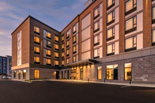 홀리데이 인 익스프레스 보스턴 로건 공항 - 리비어 바이 IHG - 숙소 외관